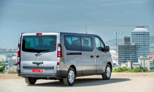 rent a 9 seater kokkini chani