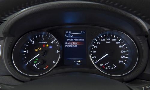 automatic nissan pulsar for rent in anissaras