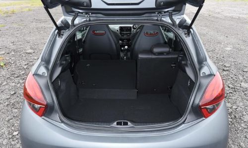 peugeot 208 diesel medium kokkini chani