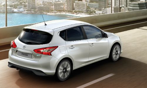 automatic nissan pulsar for rent in chania airport